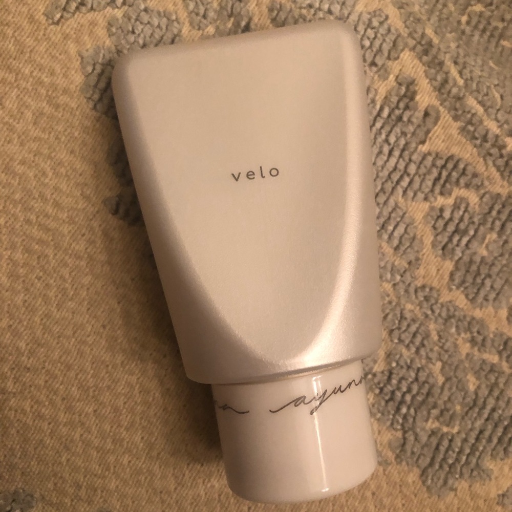 Ayuna skincare Velo 6 in 1 tinted sunscreen